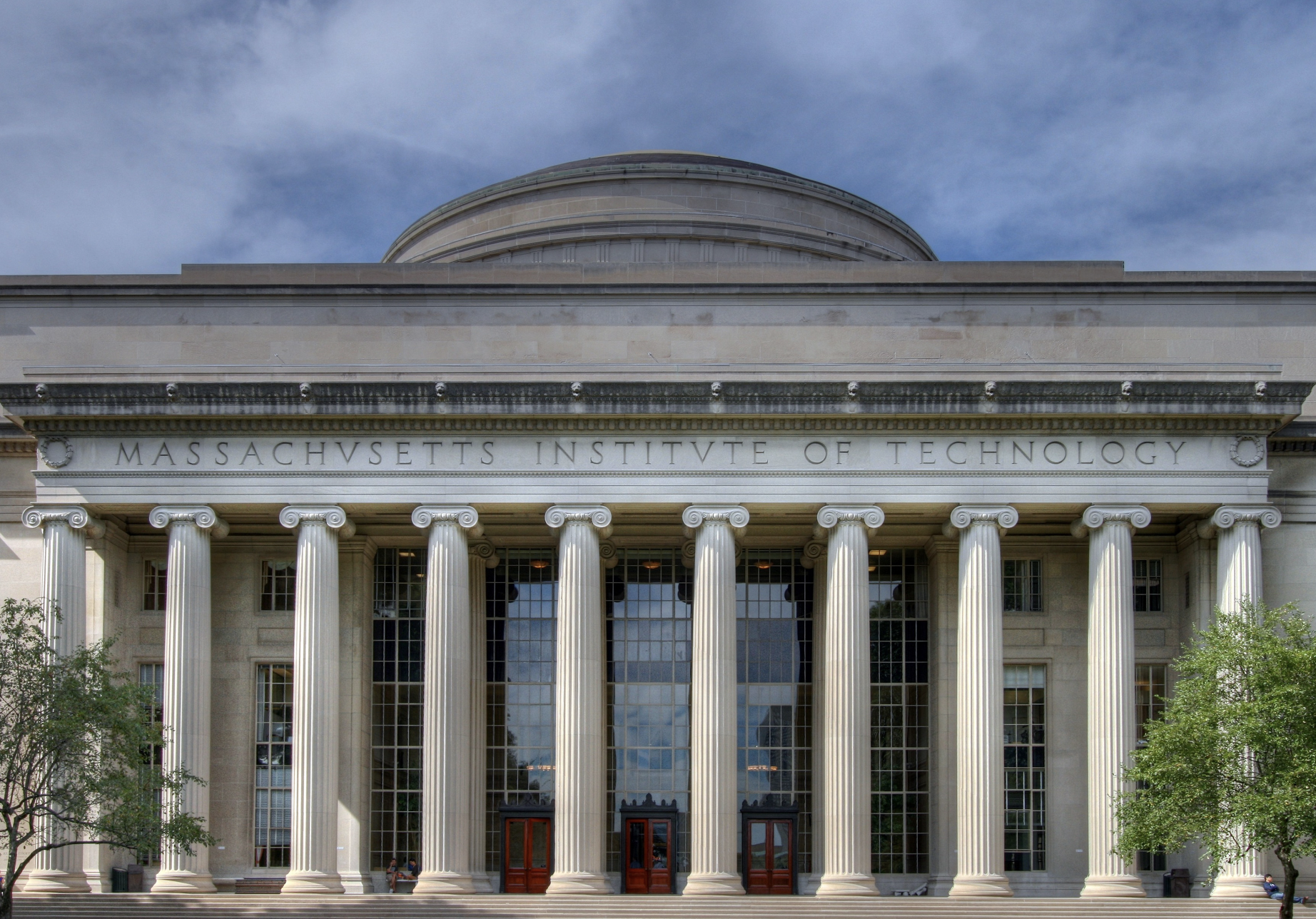 Studenti MIT rubano $25M, Meta sotto indagine EU, Synlab italiana sotto attacco