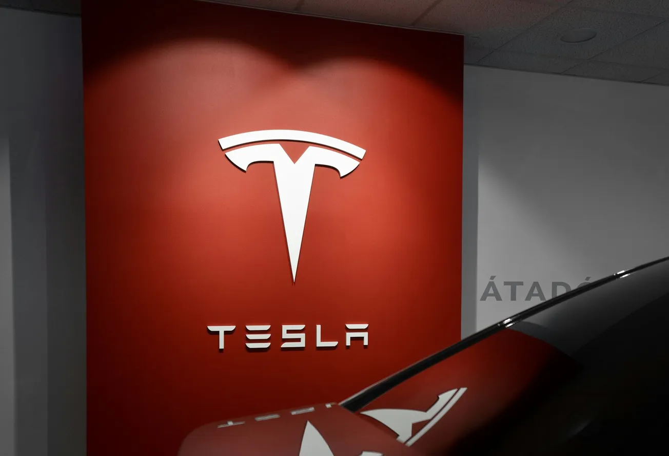 Azioni di Tesla aumentano del 10% grazie a un rapporto sulle consegne del secondo trimestre migliore del previsto