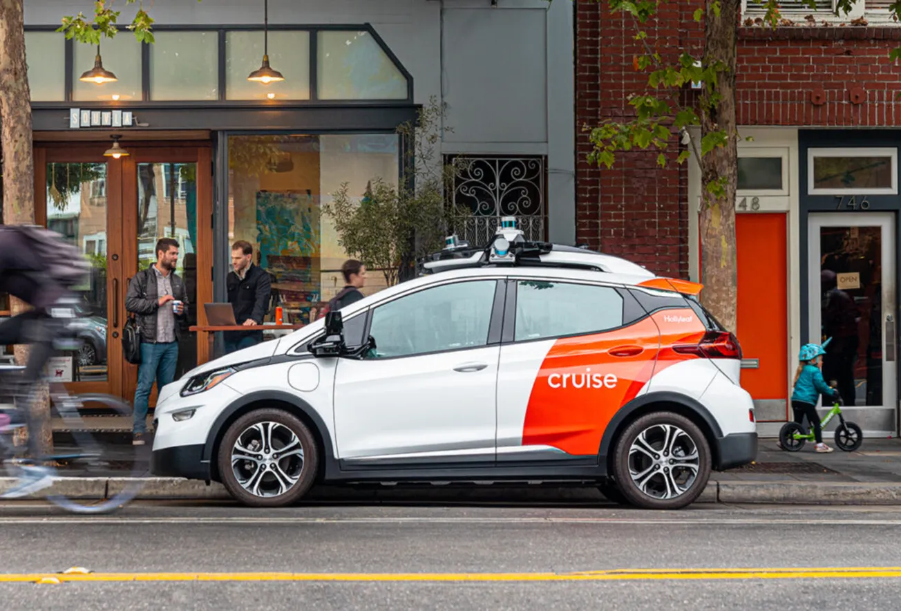 La General Motors stacca la spina a Cruise, la sua azienda di robotaxi a guida autonoma