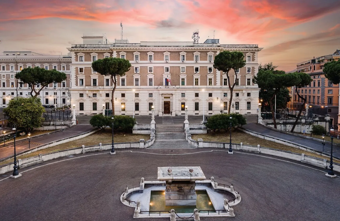 L'attacco hacker al Viminale e cosa sappiamo della cybermafia cinese